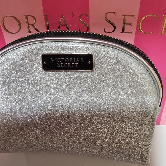 Victoria's secret sparkly silver  mini  make up  bag - Picture 6 of 8